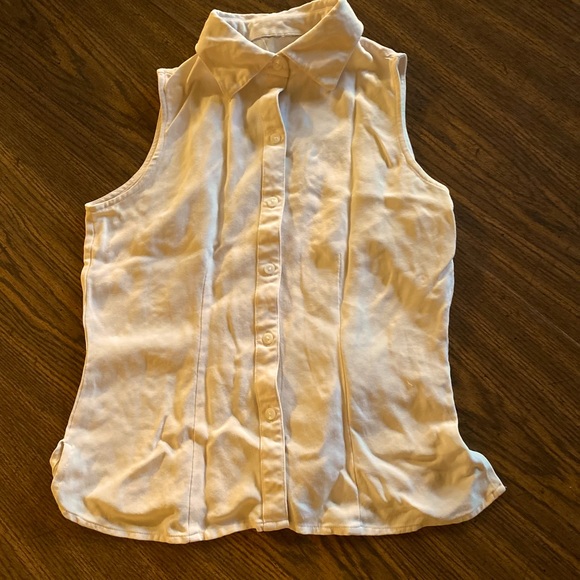 💙Cream button up tank shirt💙 - Picture 3 of 5